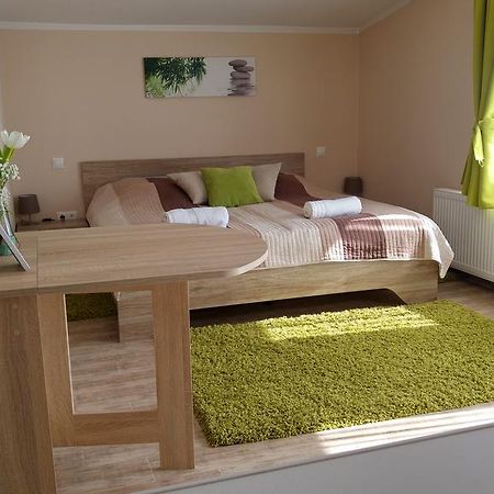 Bundics Vendeghazak Bed & Breakfast Lenti Luaran gambar