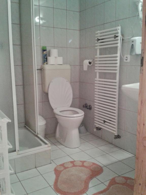 Bundics Vendeghazak Bed & Breakfast Lenti Bilik gambar