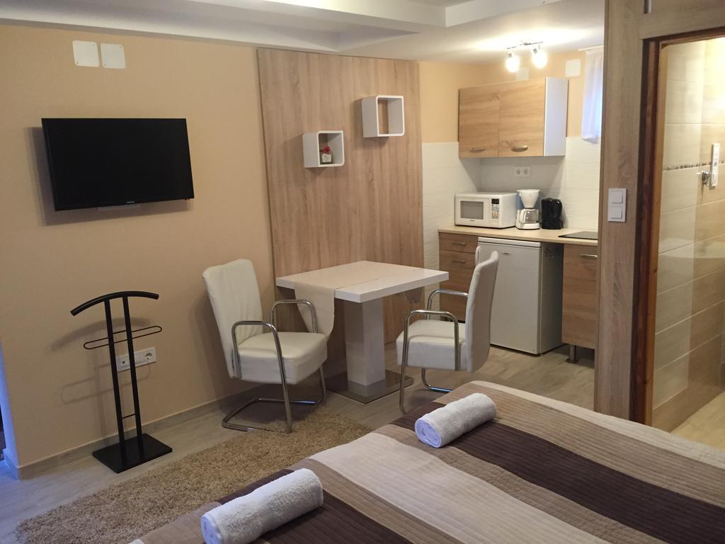 Bundics Vendeghazak Bed & Breakfast Lenti Luaran gambar