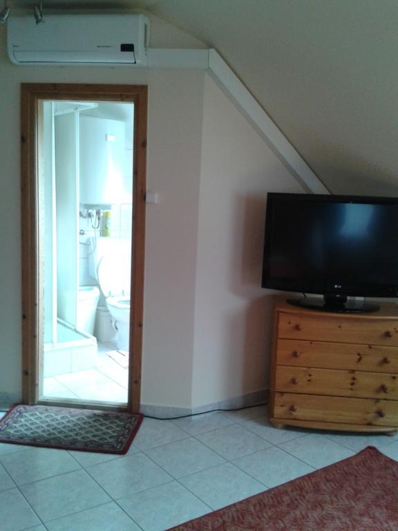 Bundics Vendeghazak Bed & Breakfast Lenti Bilik gambar