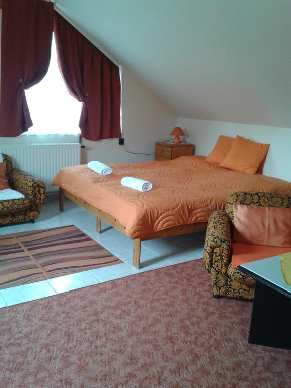 Bundics Vendeghazak Bed & Breakfast Lenti Luaran gambar