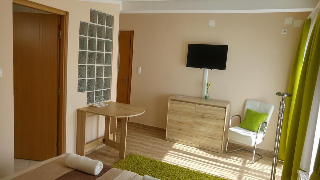 Bundics Vendeghazak Bed & Breakfast Lenti Luaran gambar