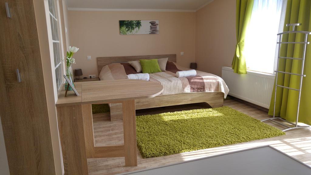 Bundics Vendeghazak Bed & Breakfast Lenti Luaran gambar